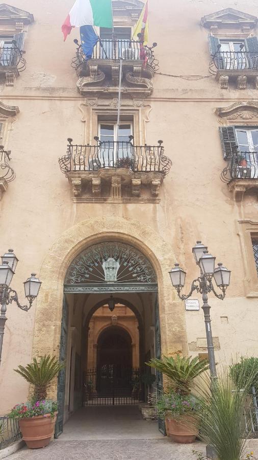 Il Museo Di Teresa Piazza Del Teatro Centrale Agrigento Luaran gambar
