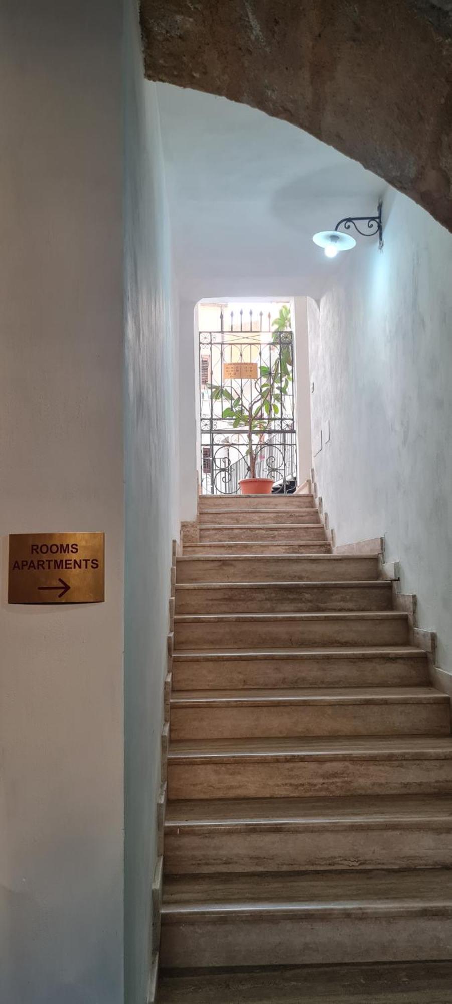 Il Museo Di Teresa Piazza Del Teatro Centrale Agrigento Luaran gambar